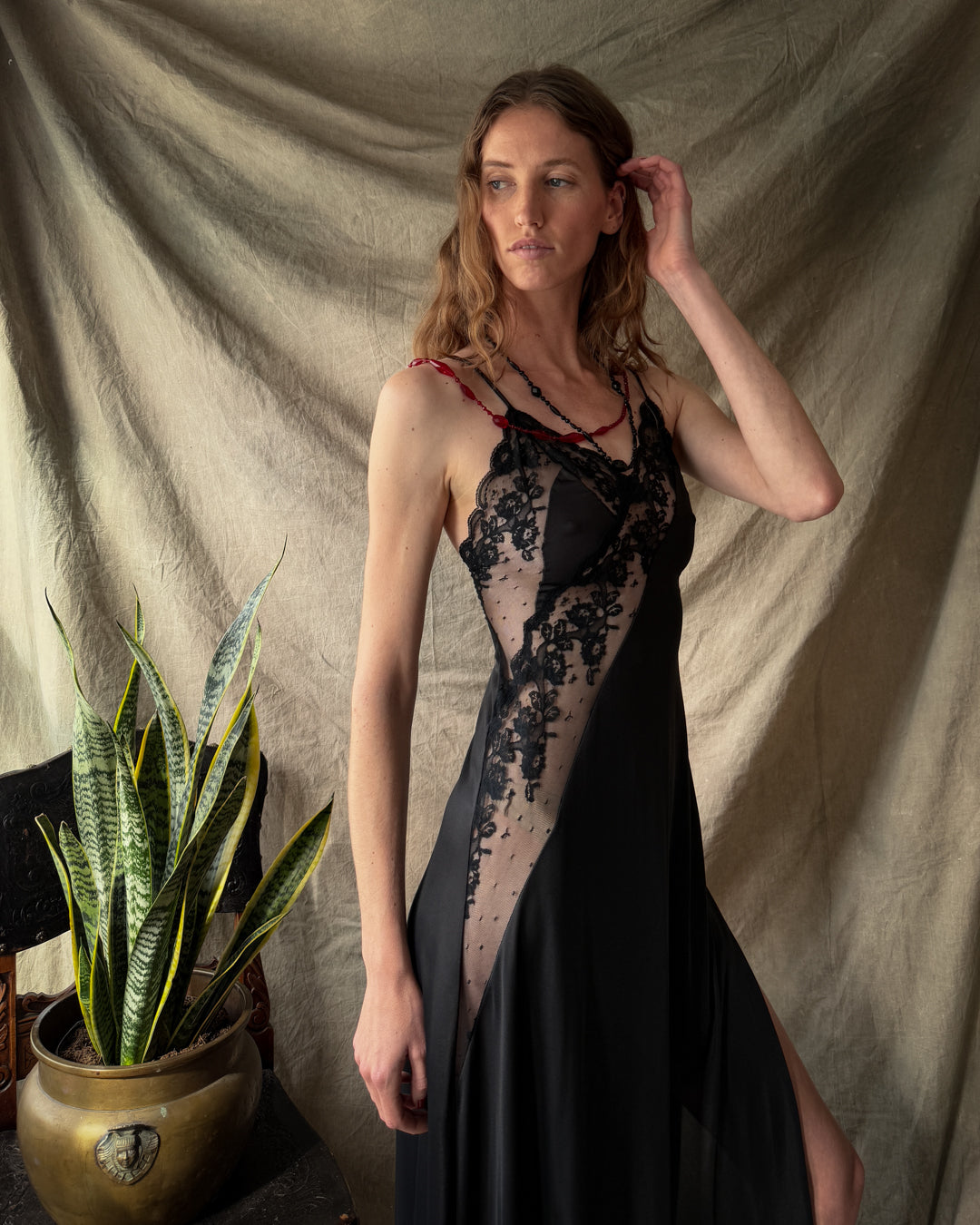 30s Red Glass Beaded Necklace