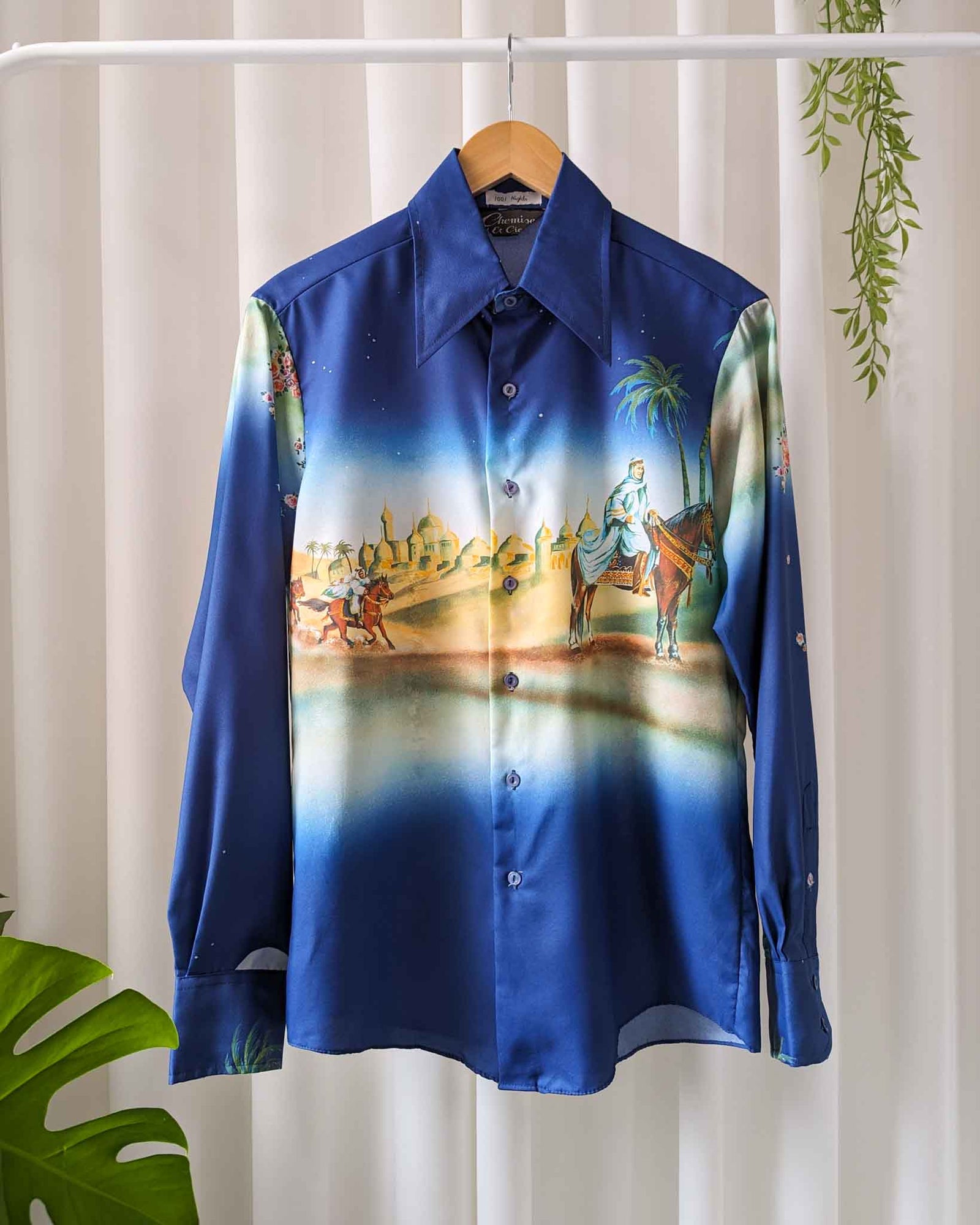 70s 1001 Nights Novelty Print Shirt | M