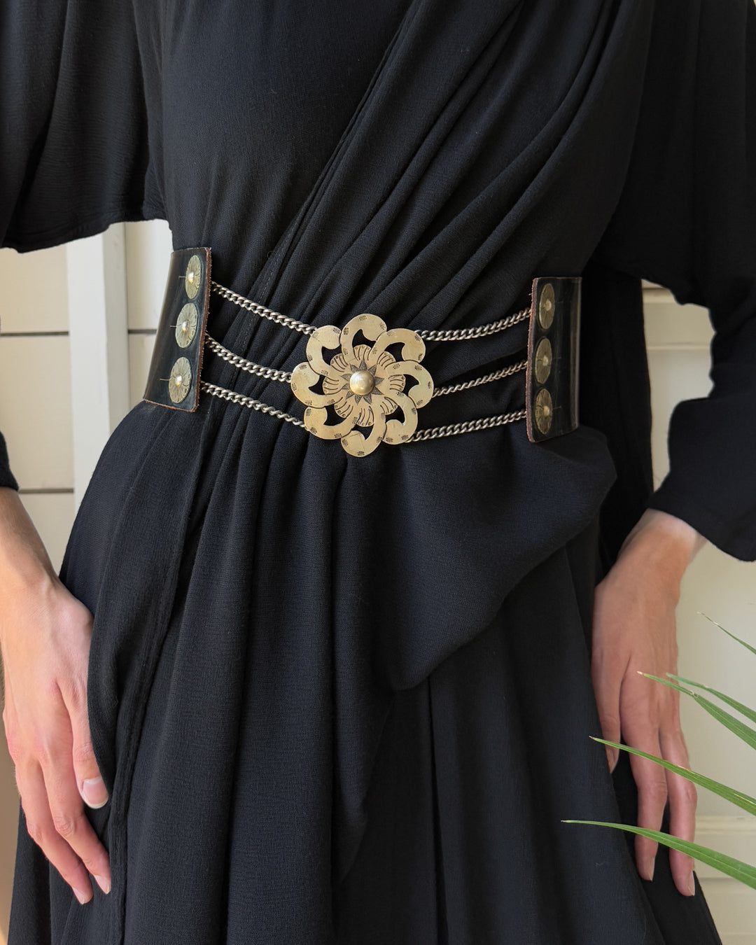 70s Wide Leather Chain Belt | M-L - Lucky Vintage