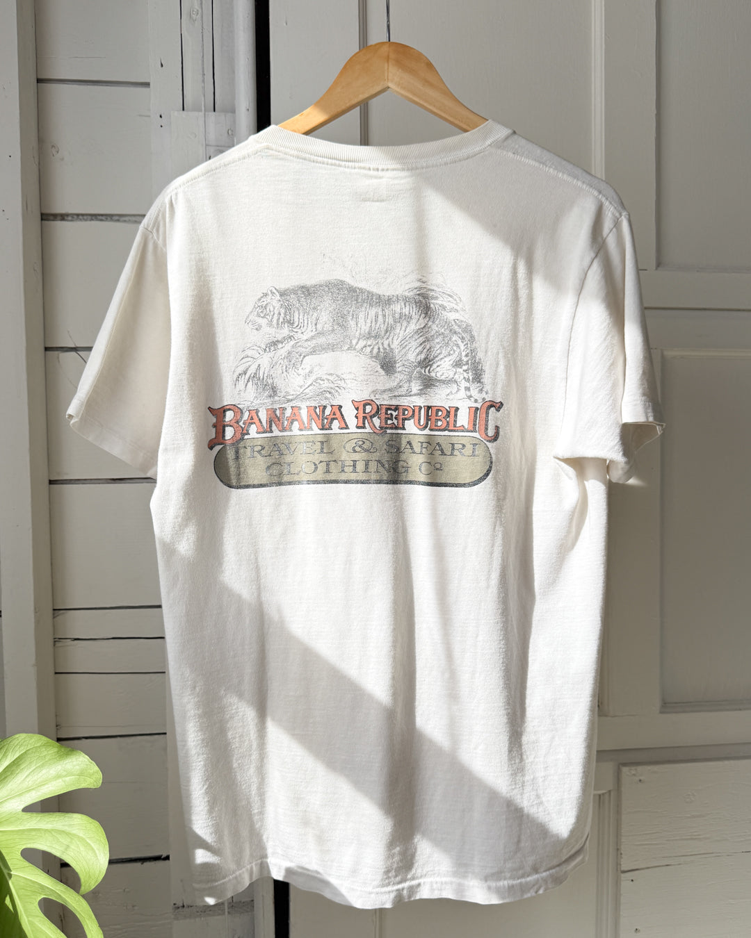 80s Banana Republic Safari T-Shirt | M - Lucky Vintage