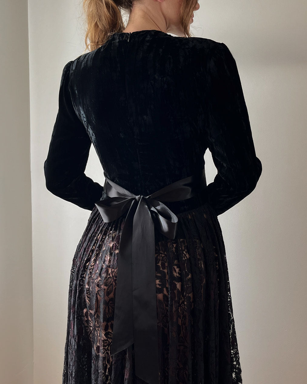 80s Norma Kamali Velvet & Lace Dress | S-M