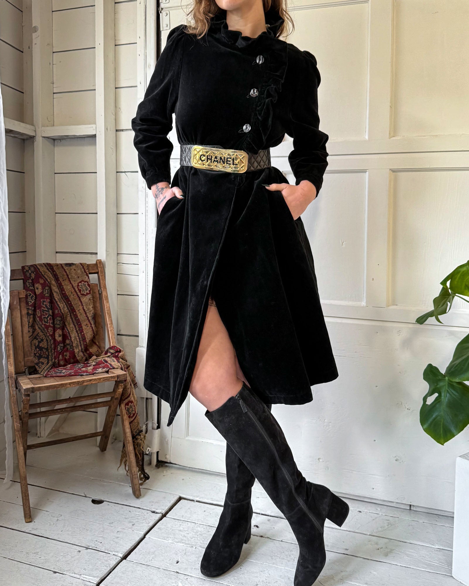 80s Ruffled Black Corduroy Jacket | S-M