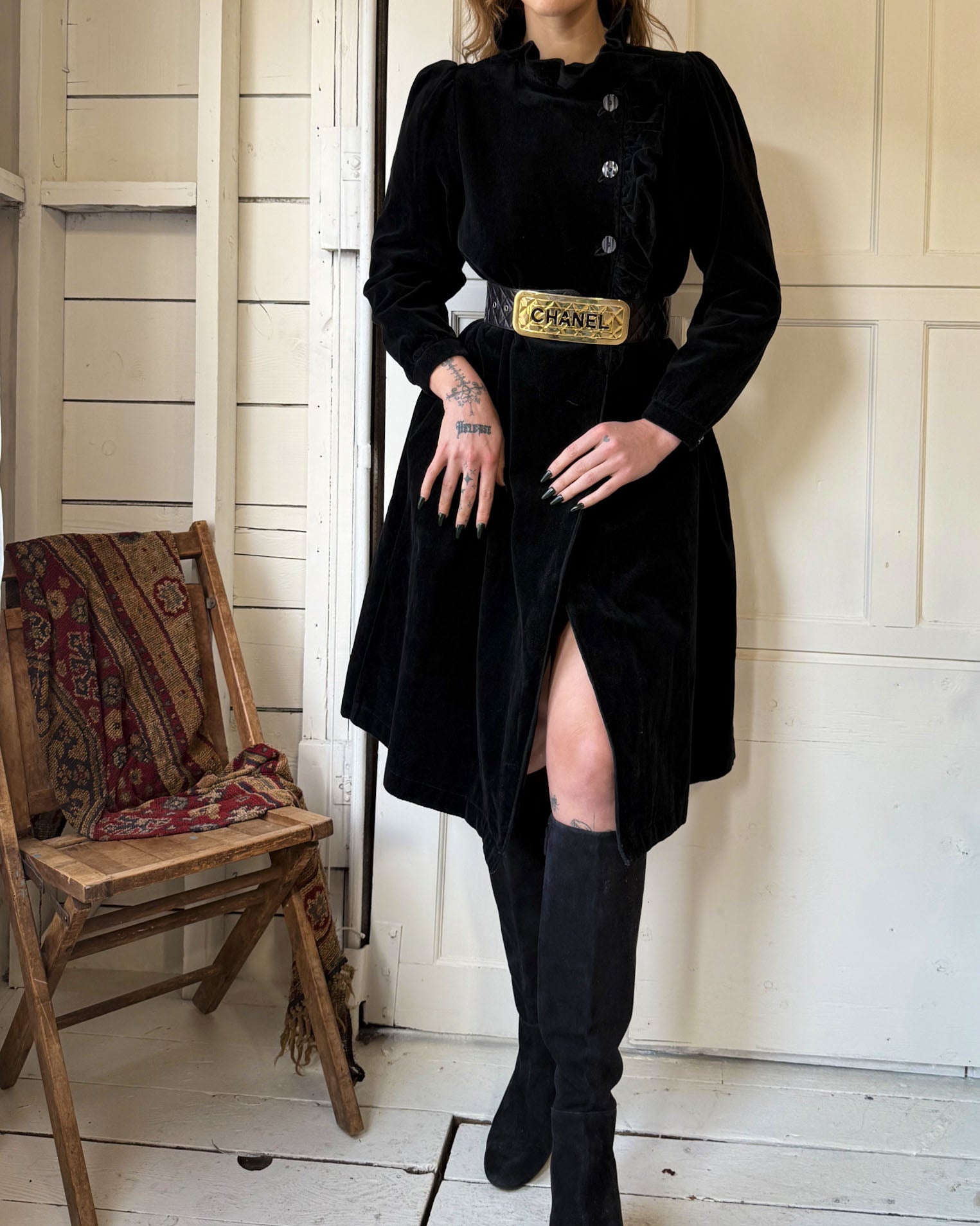 80s Ruffled Black Corduroy Jacket | S-M