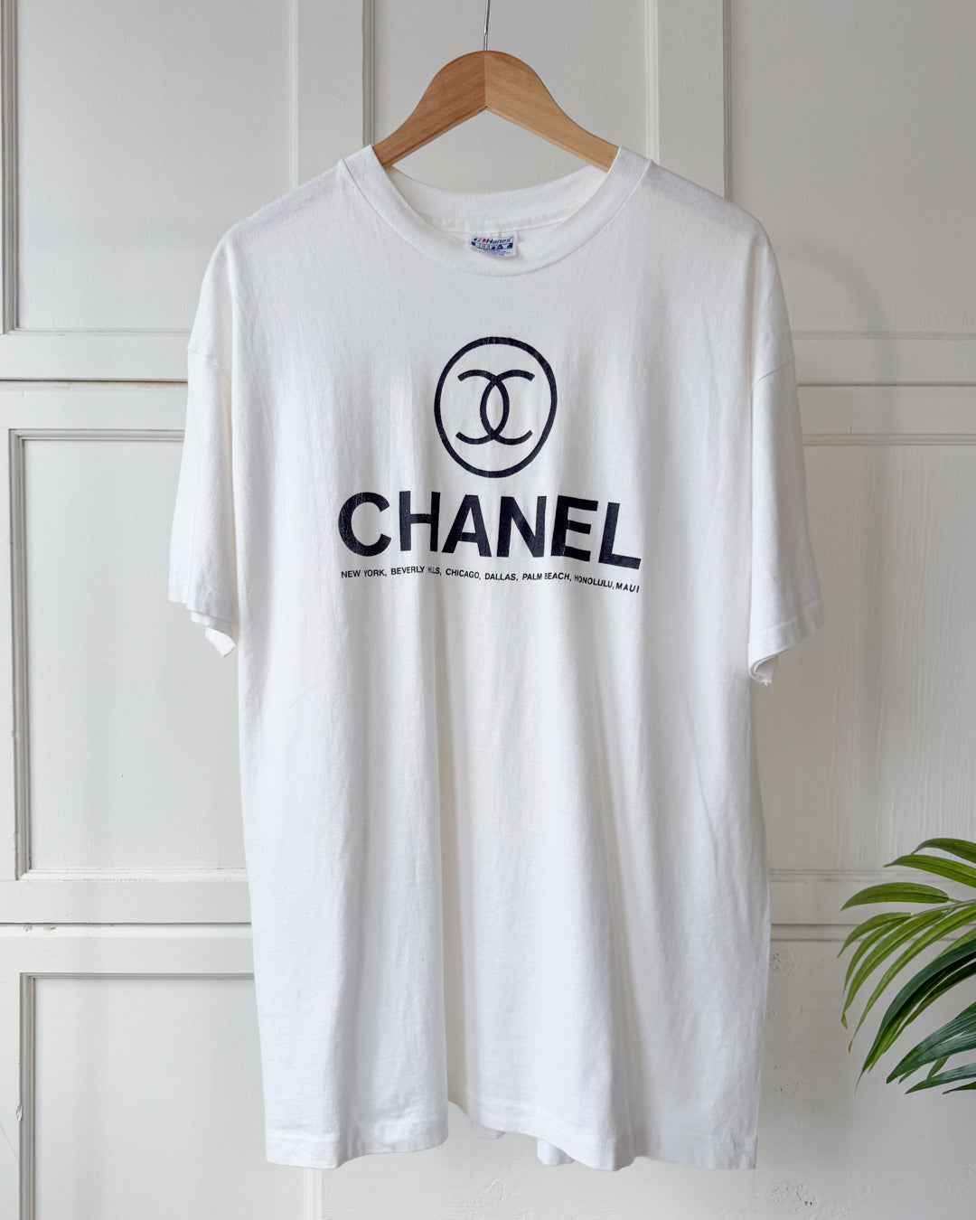 T-Shirts & Sweatshirts - Lucky Vintage