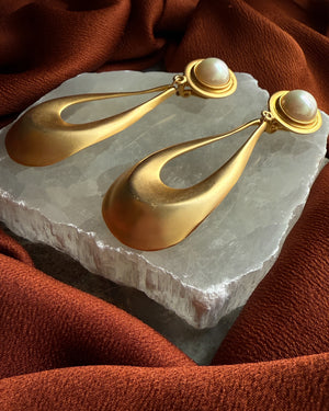 90s Teardrop Pearl Earrings