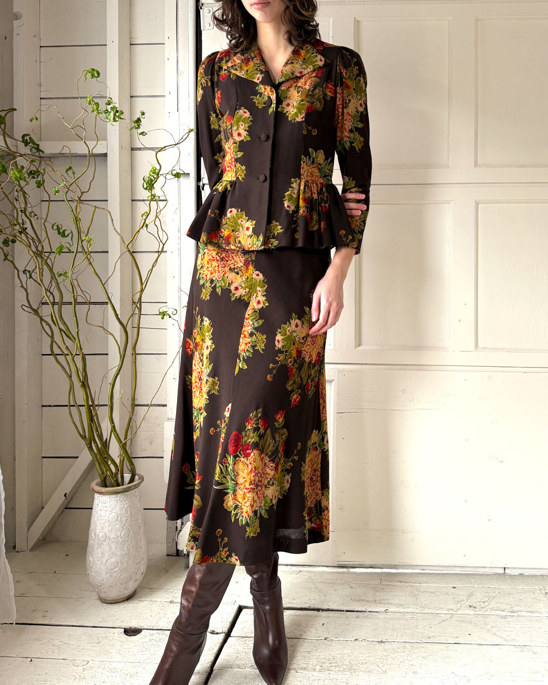 00s Brown Floral Wool Crepe Ensemble | S