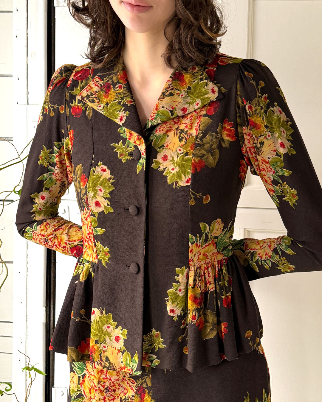 00s Brown Floral Wool Crepe Ensemble | S