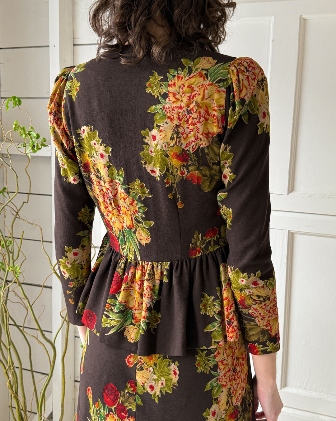 00s Brown Floral Wool Crepe Ensemble | S