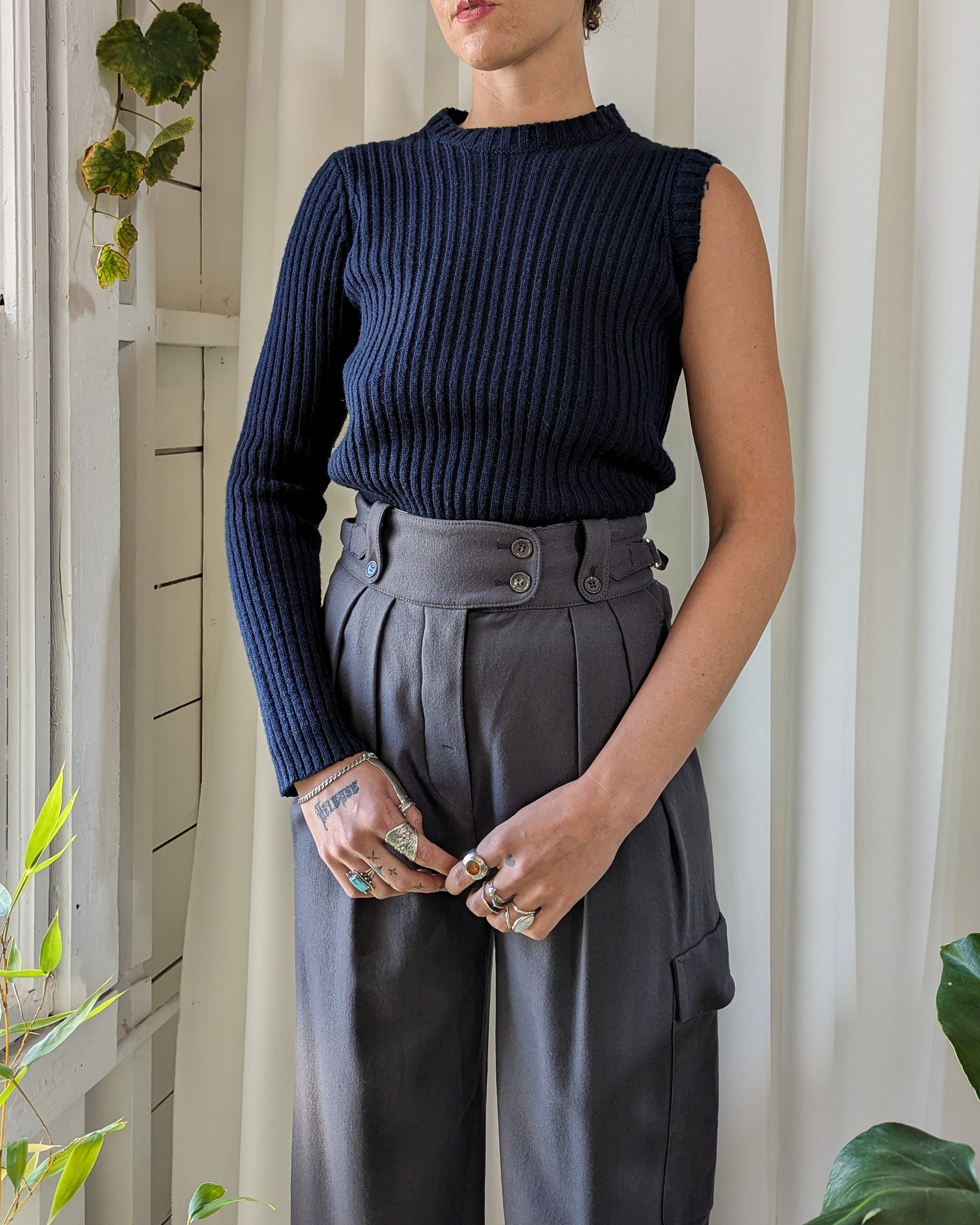 90s Wild & Lethal Trash One Sleeve Sweater | M