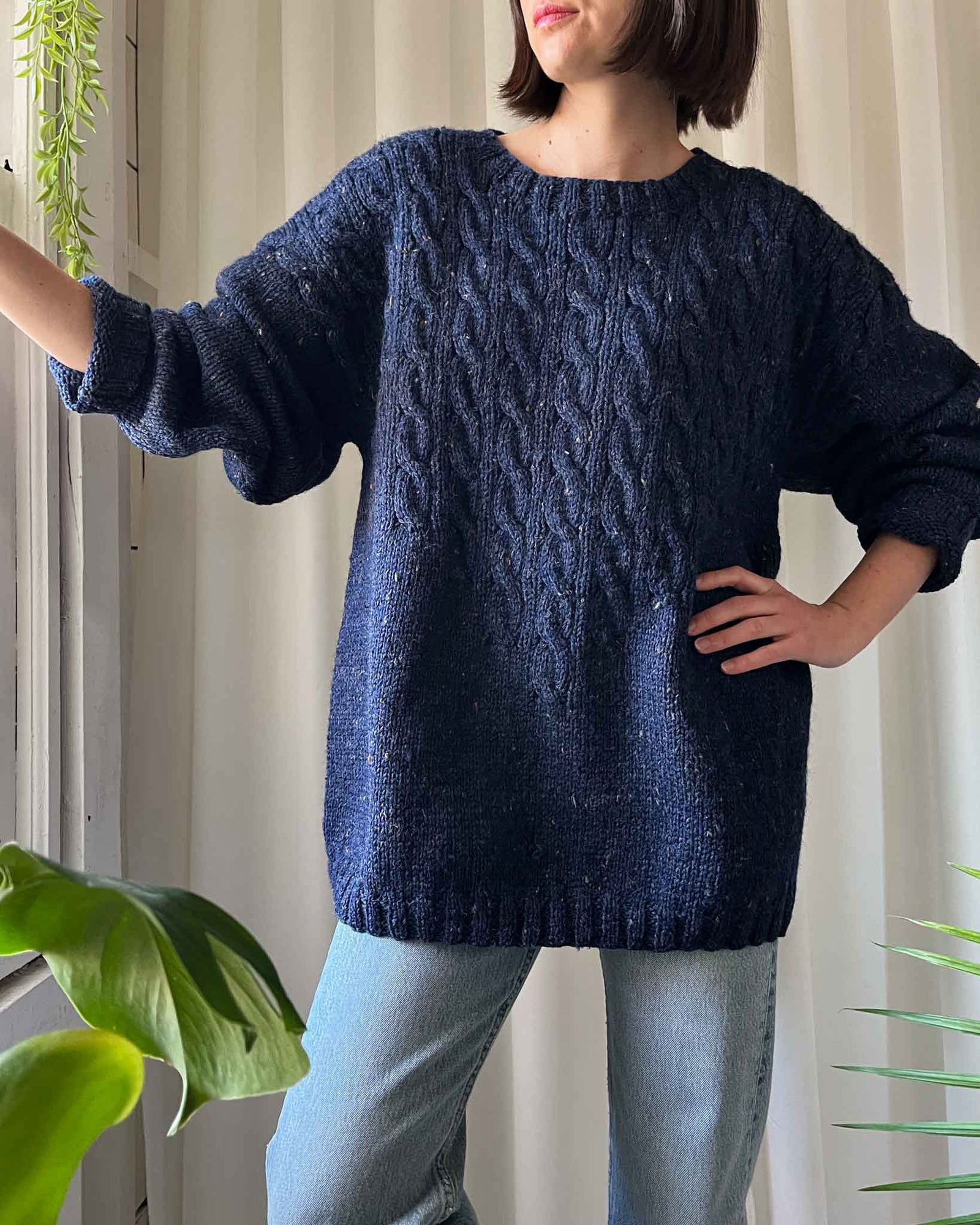 90s Navy Cable Knit Sweater | M-L