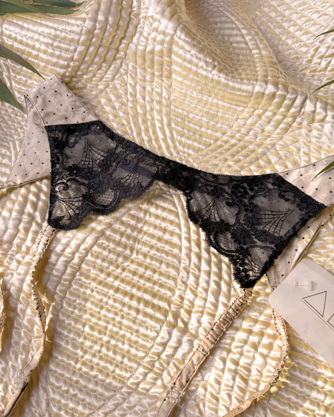 90s Silk & Lace Garter Belt | S - Lucky Vintage 90s Silk & Lace Garter Belt | S - Lucky Vintage