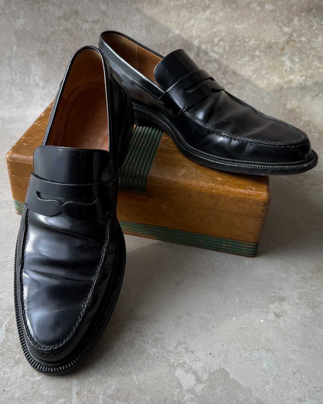 靴 GUCCI Leather Square-Toe Penny Loafers Gucci Black Penny Loafers | 9.5 - Lucky Vintage