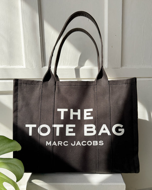 Marc Jacobs The Tote Bag - Lucky Vintage Marc Jacobs The Tote Bag - Lucky Vintage