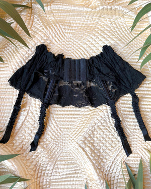 90s Oscar De La Renta Lace Garter Belt | XS-S - Lucky Vintage 90s Oscar De La Renta Lace Garter Belt | XS-S - Lucky Vintage