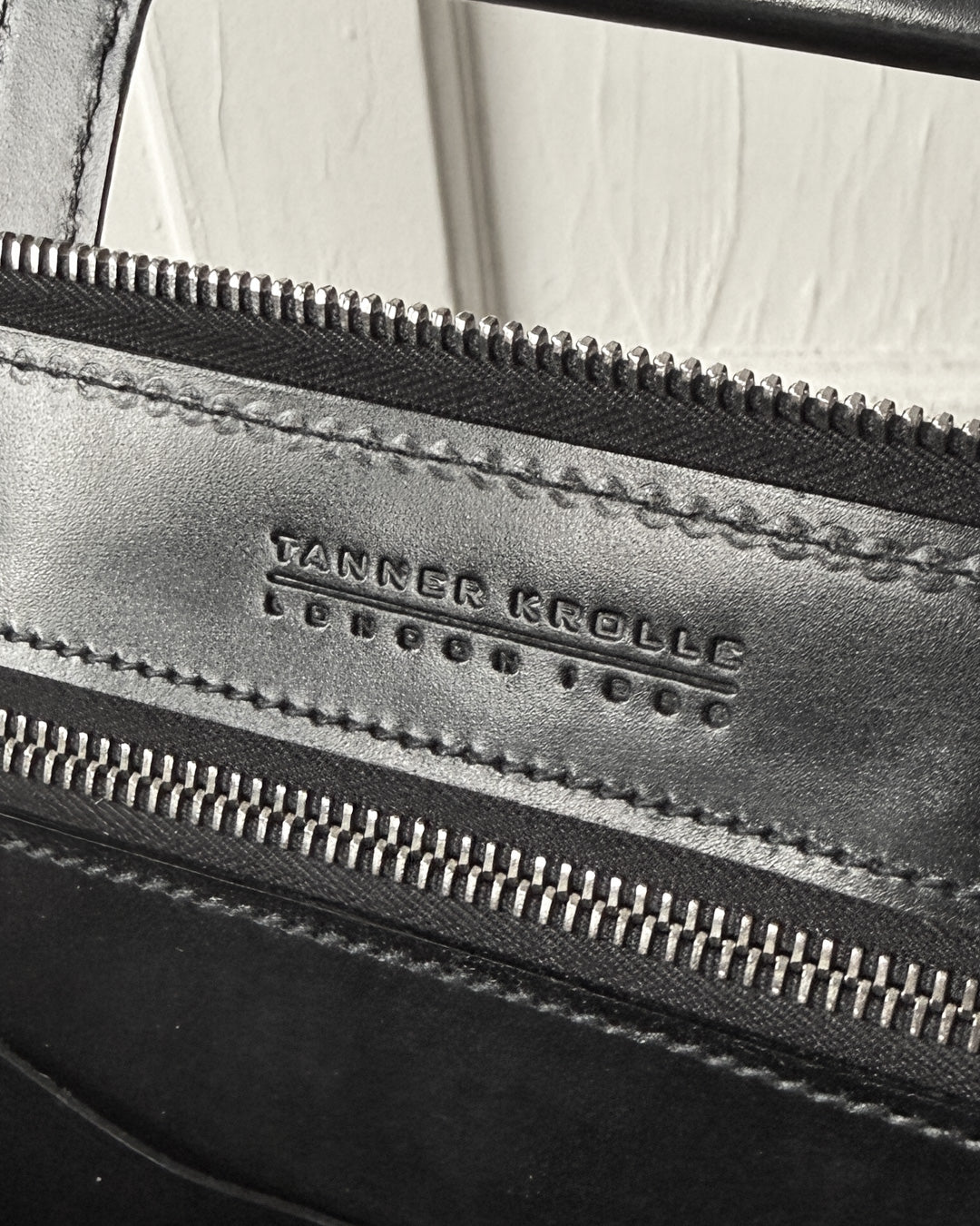 澤*航様 TANNER KROLLE スタッズ ハンドバッグ（希少） Tanner Krolle Leather Portfolio - Lucky Vintage