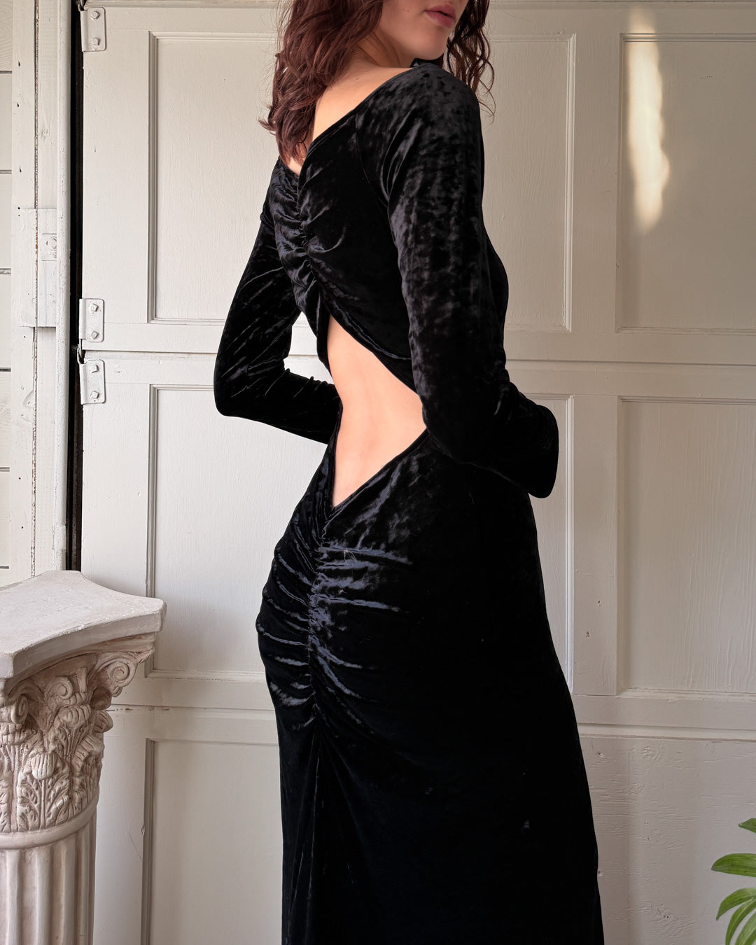 00s Open Back Velvet Gown | M-L - Lucky Vintage 00s Open Back Velvet Gown | M-L - Lucky Vintage