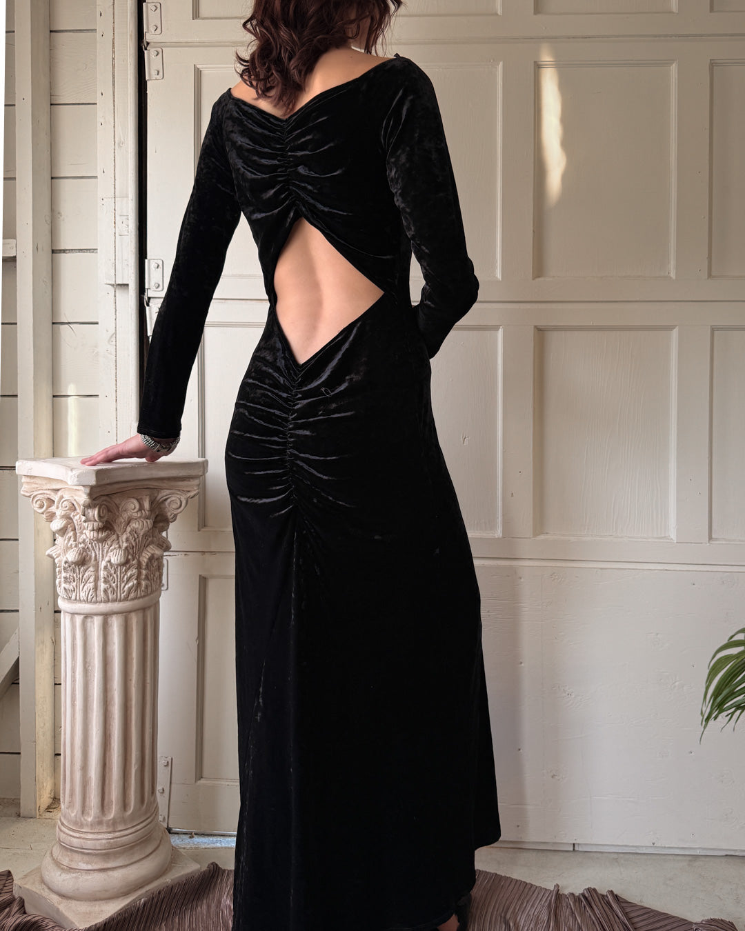 00s Open Back Velvet Gown | M-L - Lucky Vintage 00s Open Back Velvet Gown | M-L - Lucky Vintage