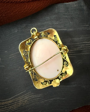 Antique 10K Gold Cameo Pendant