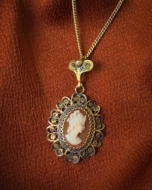 Antique Silver Cameo Pendant Necklace