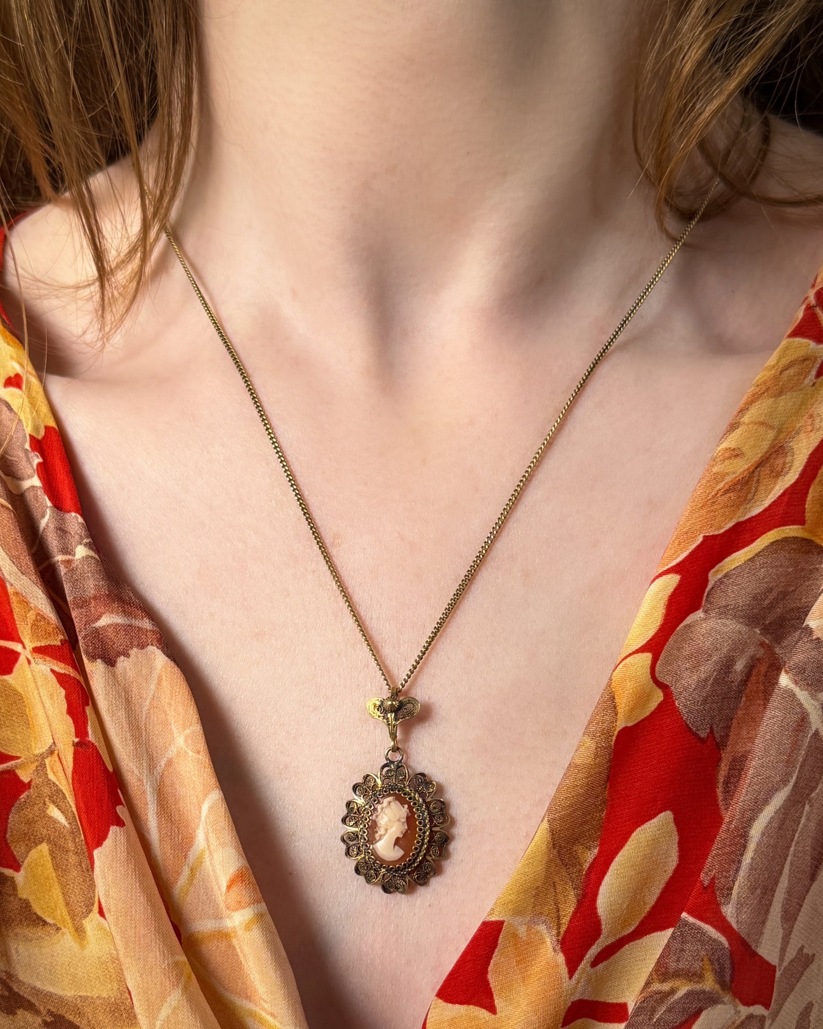 Antique Silver Cameo Pendant Necklace