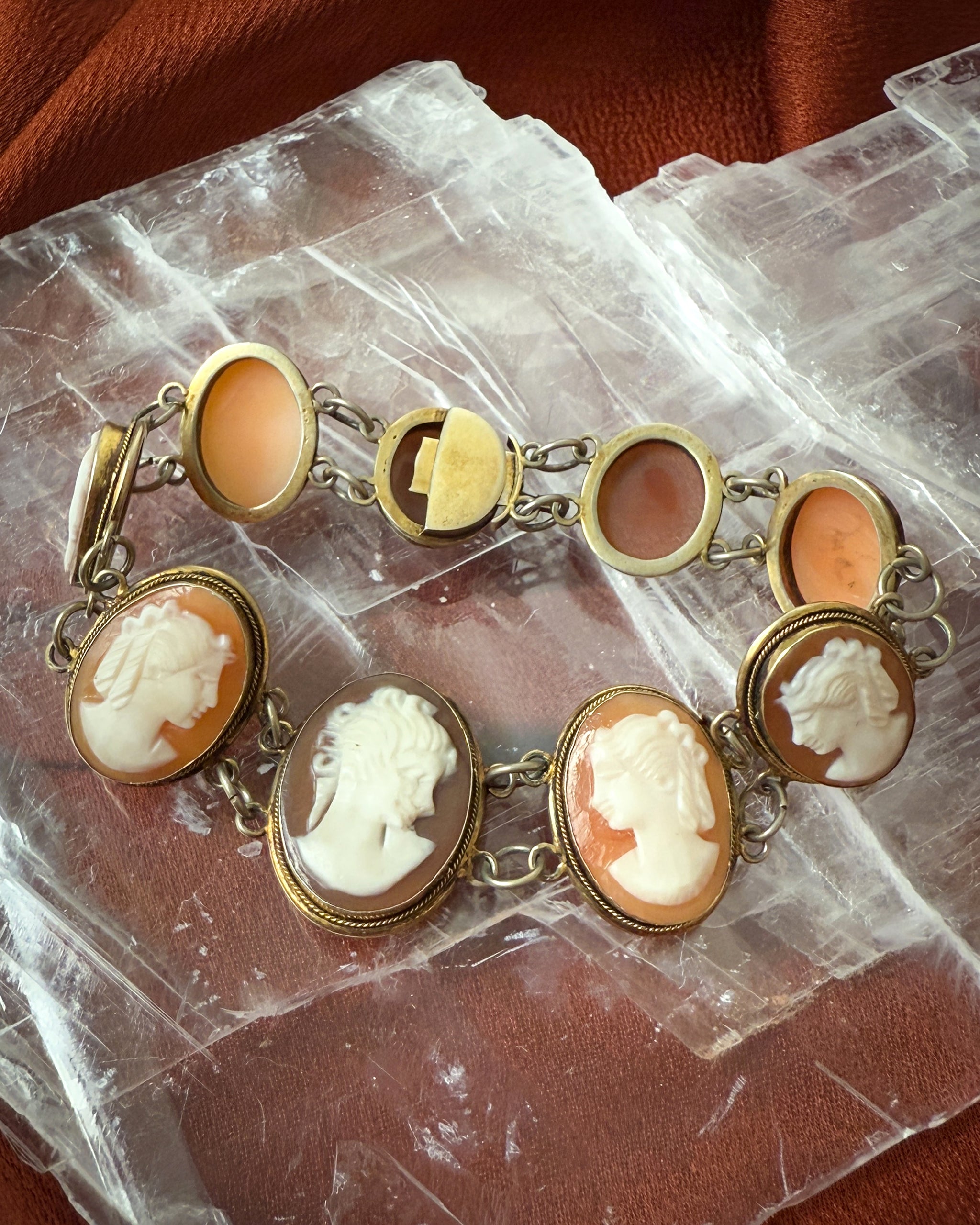 Antique Cameo Shell Link Bracelet
