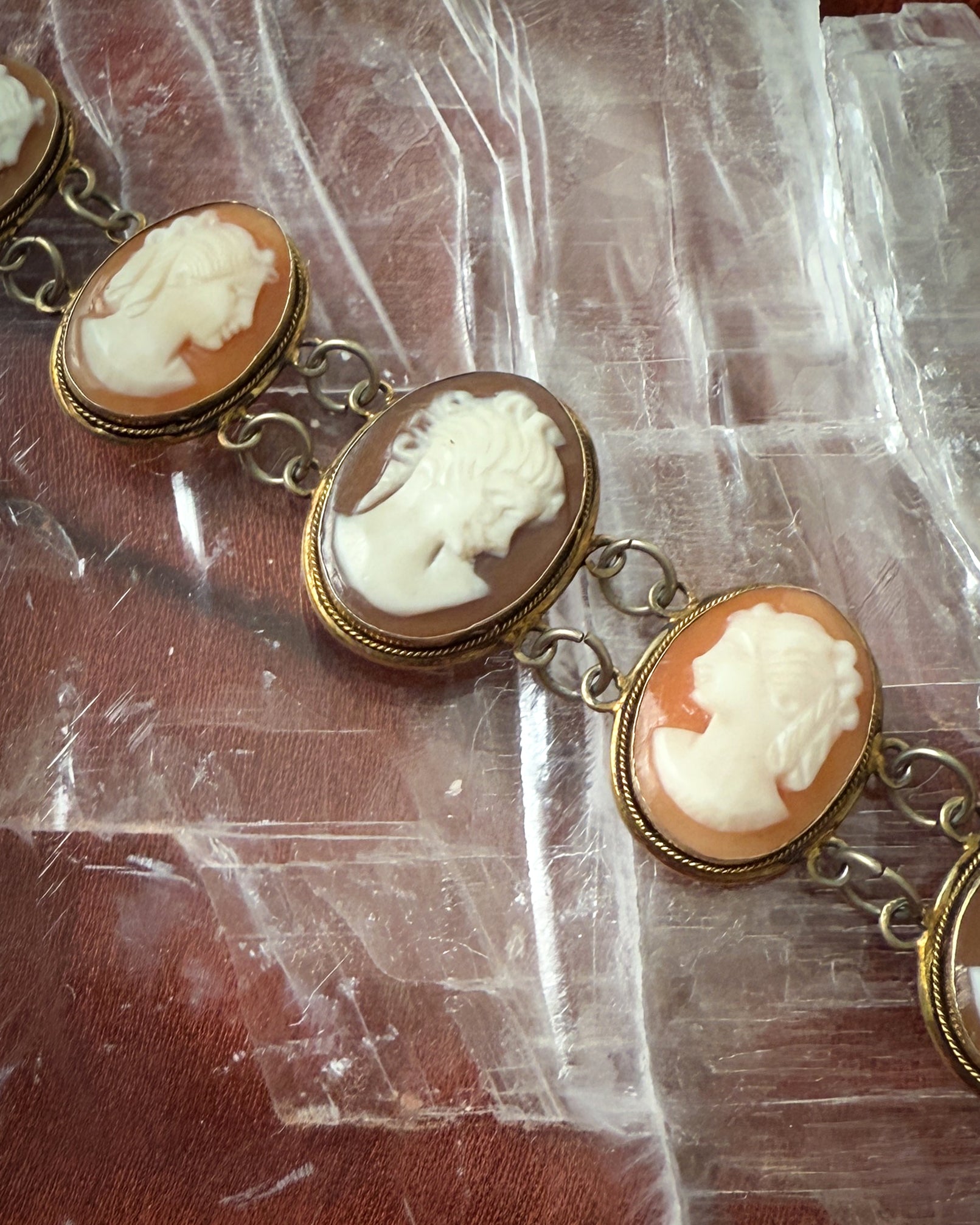 Antique Cameo Shell Link Bracelet