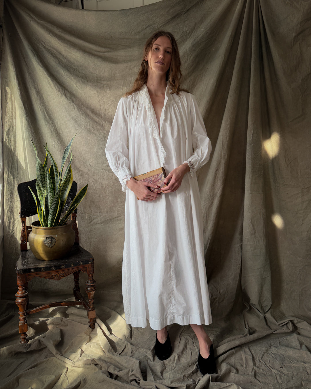 Antique White Cotton Nightgown | M-L Antique White Cotton Nightgown | M-L