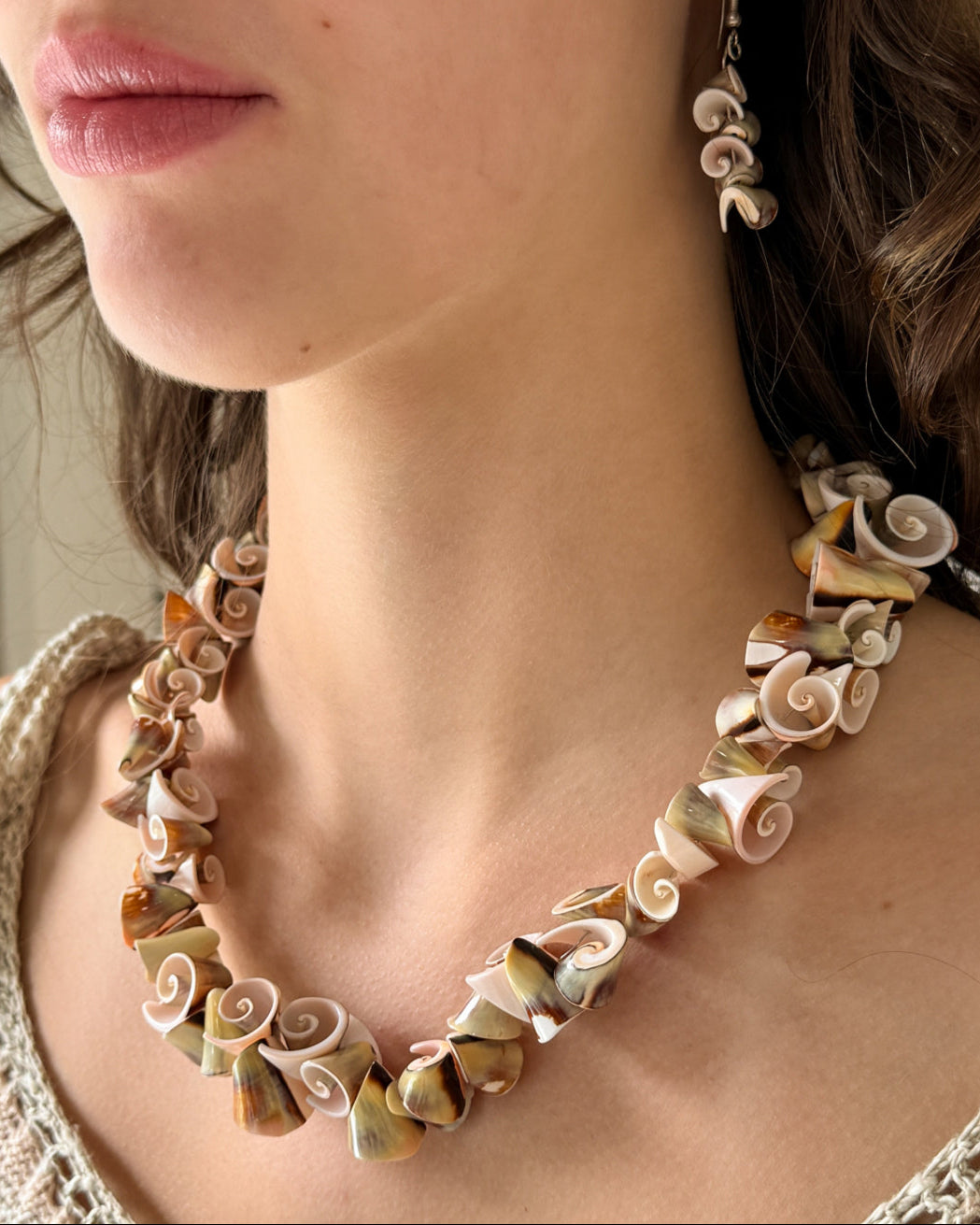 Curly Shell Necklace & Earrings Set