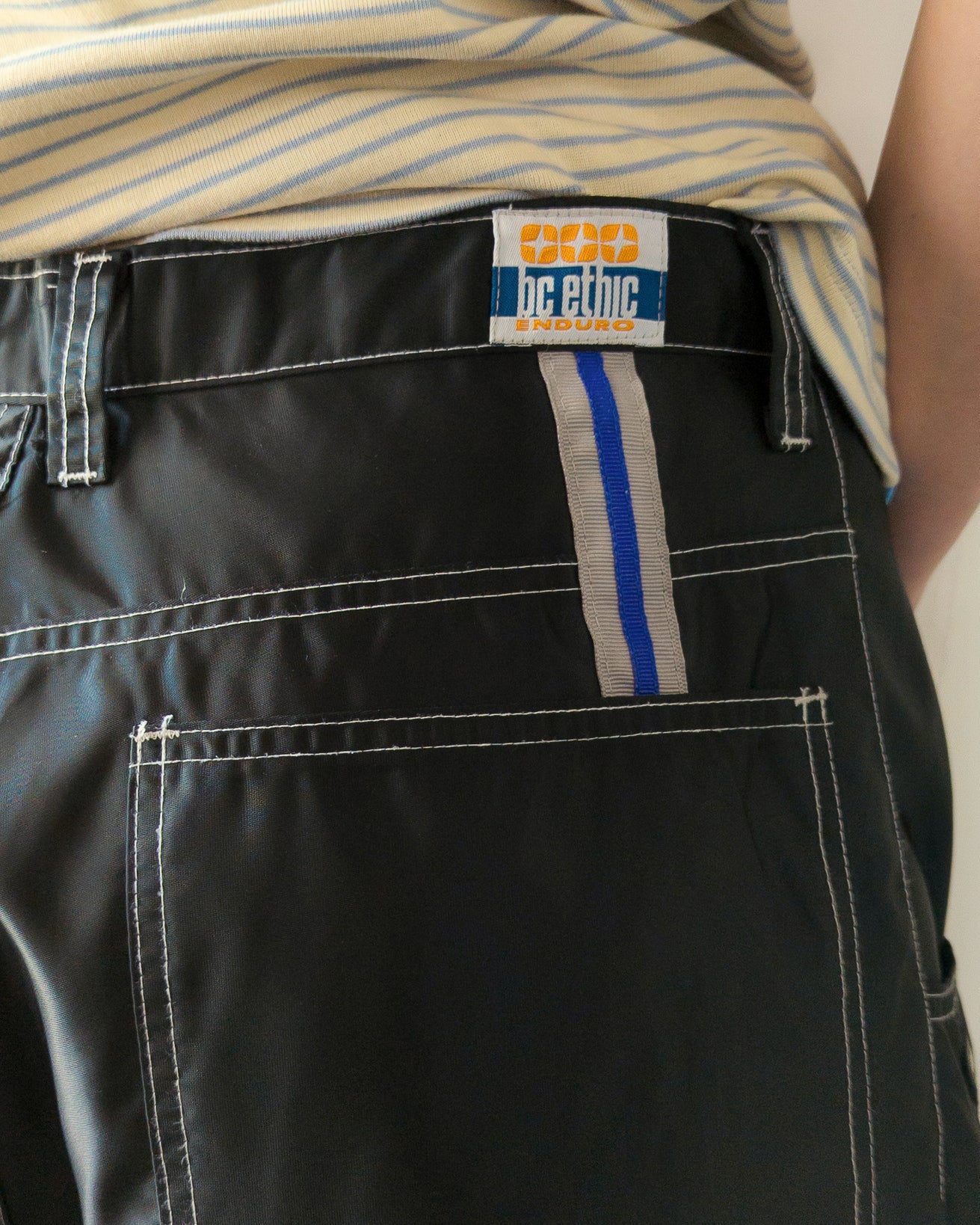 Y2K Shimmery Rave Pants | XS - Lucky Vintage