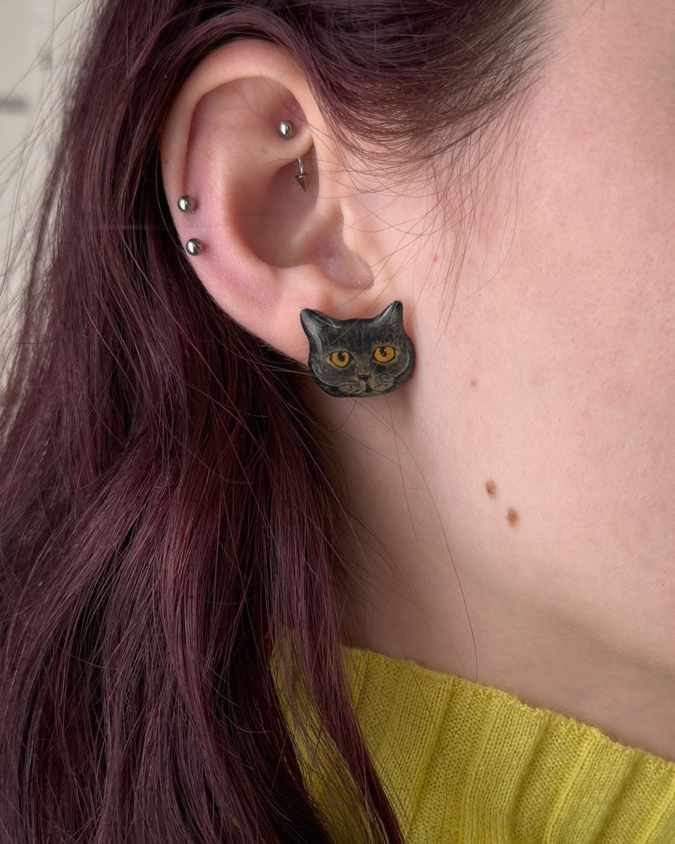 90s Resin Cat Head Studs