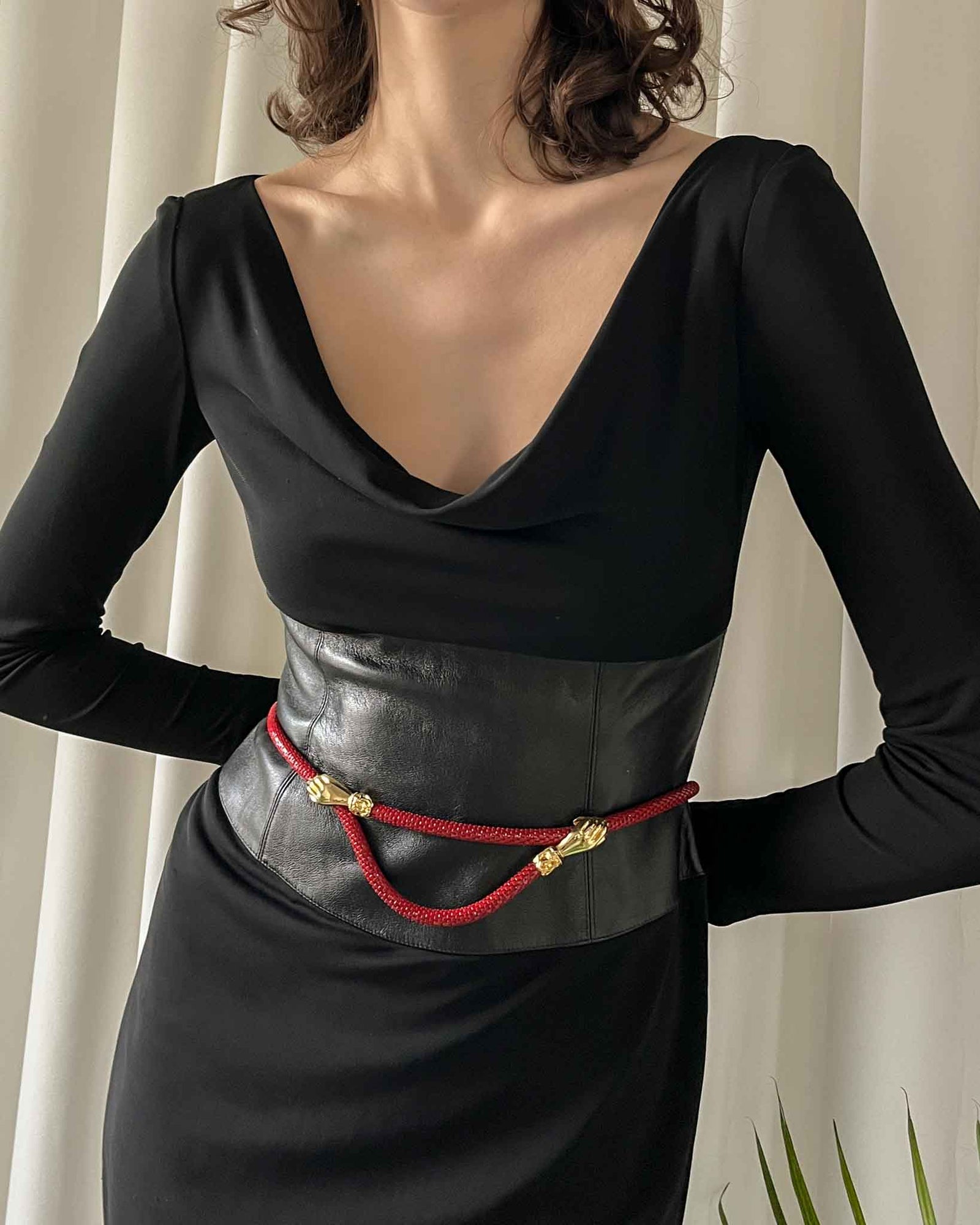 80s DL Auld Clasping Hands Belt