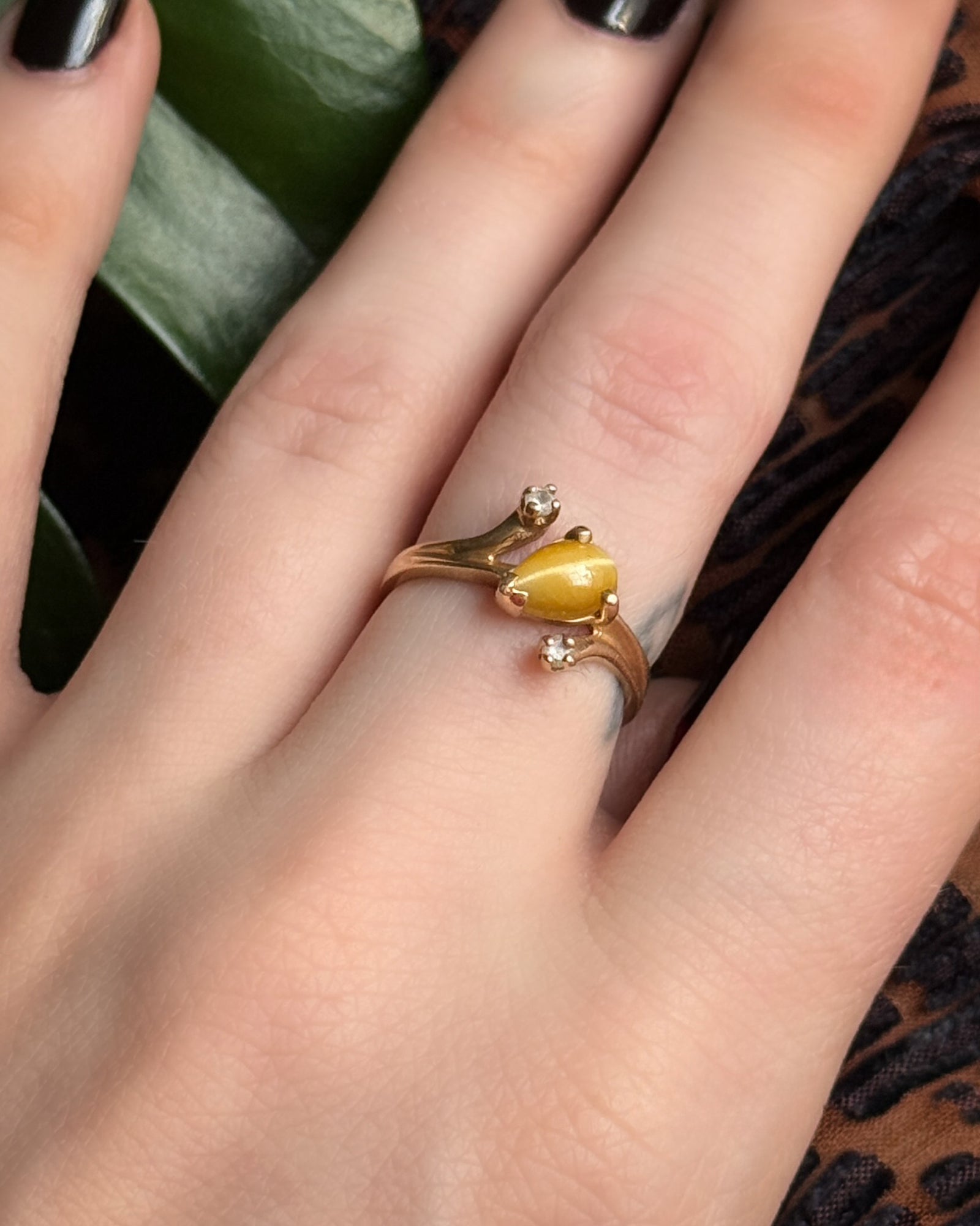 10K Gold Cat's Eye Ring