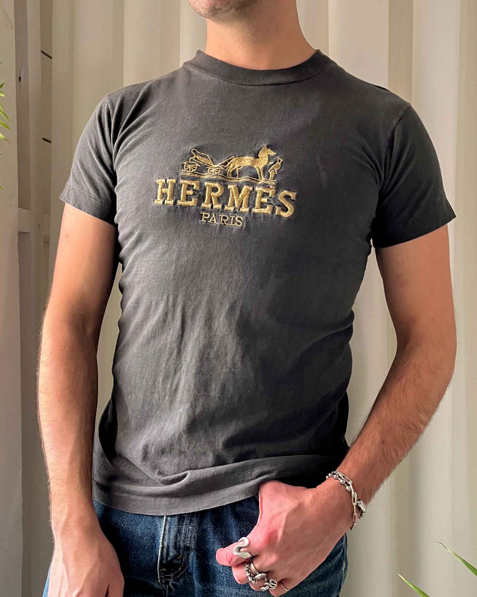 90s Hermes Embroidered Logo T-Shirt | S-M