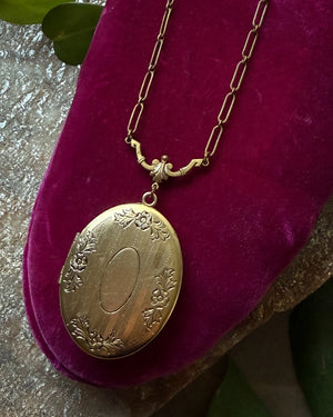 Victorian Style Oval Locket