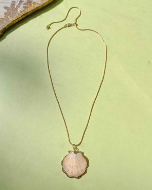 Gilt Shell Pendant Necklace