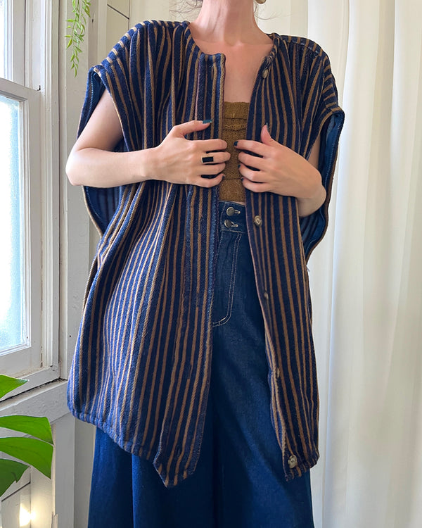 80s Italian Wool Coat with Zip Off Sleeves | M - Lucky Vintage